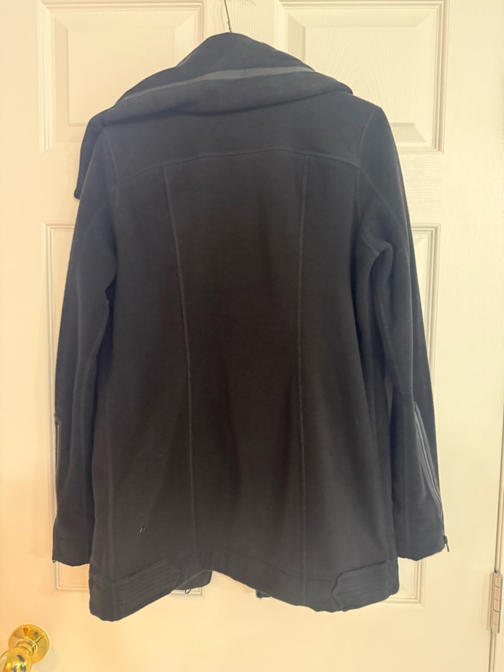 Lululemon 🍋 Jacket - Picture 3 of 4